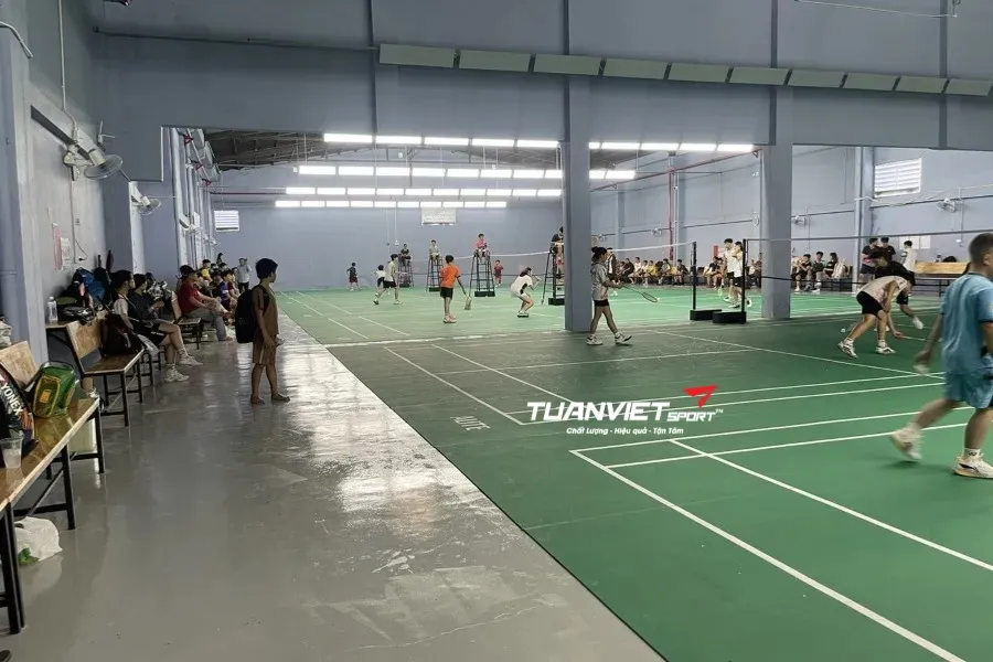 S&acirc;n Cầu L&ocirc;ng EON - S&acirc;n cầu l&ocirc;ng Huyện B&igrave;nh Ch&aacute;nh