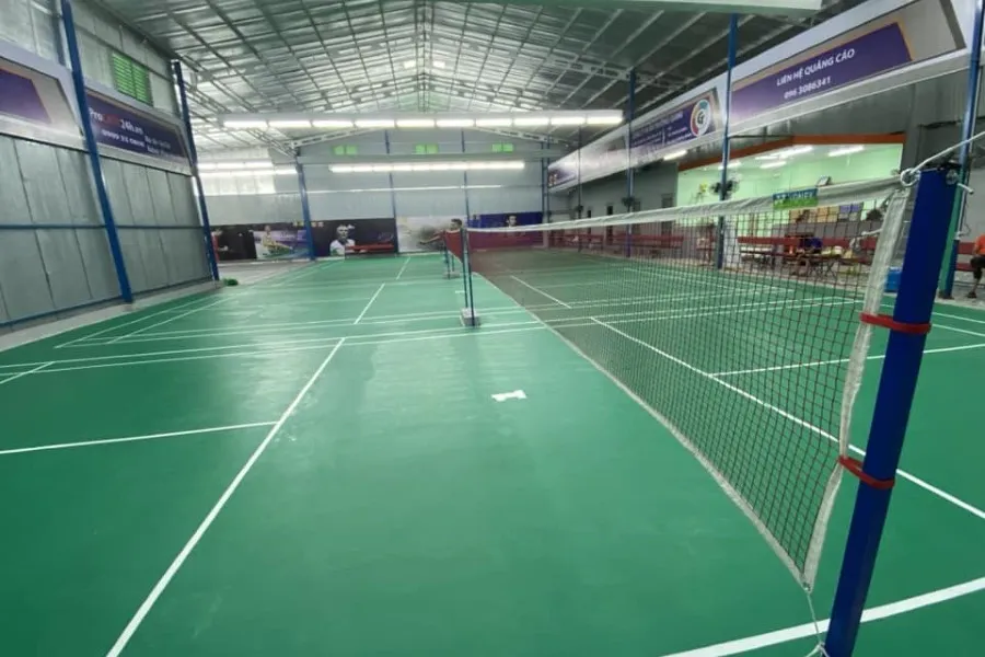 s&acirc;n Cầu l&ocirc;ng Huyện H&oacute;c M&ocirc;n