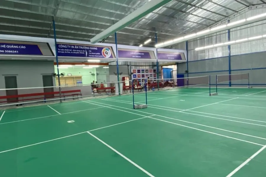 s&acirc;n Cầu l&ocirc;ng Huyện H&oacute;c M&ocirc;n