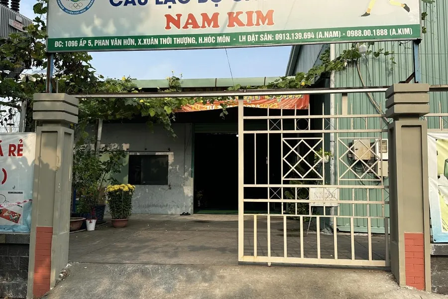 s&acirc;n Cầu l&ocirc;ng Huyện H&oacute;c M&ocirc;n