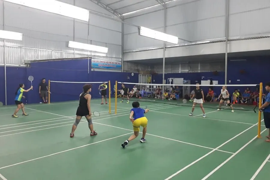 s&acirc;n Cầu l&ocirc;ng Huyện H&oacute;c M&ocirc;n