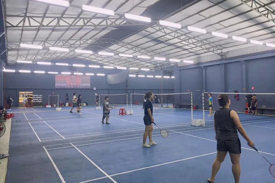 s&acirc;n Cầu l&ocirc;ng Huyện H&oacute;c M&ocirc;n