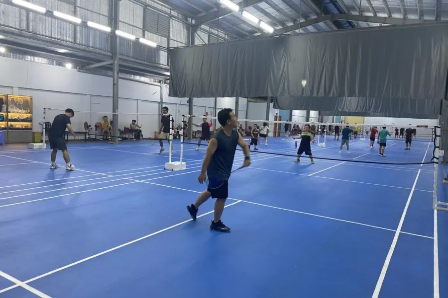 s&acirc;n Cầu l&ocirc;ng Huyện H&oacute;c M&ocirc;n