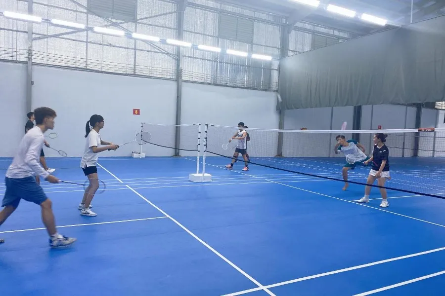 s&acirc;n Cầu l&ocirc;ng Huyện H&oacute;c M&ocirc;n