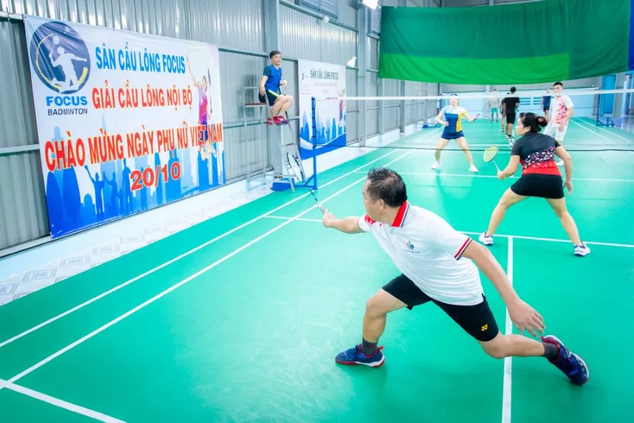 s&acirc;n Cầu l&ocirc;ng Huyện H&oacute;c M&ocirc;n