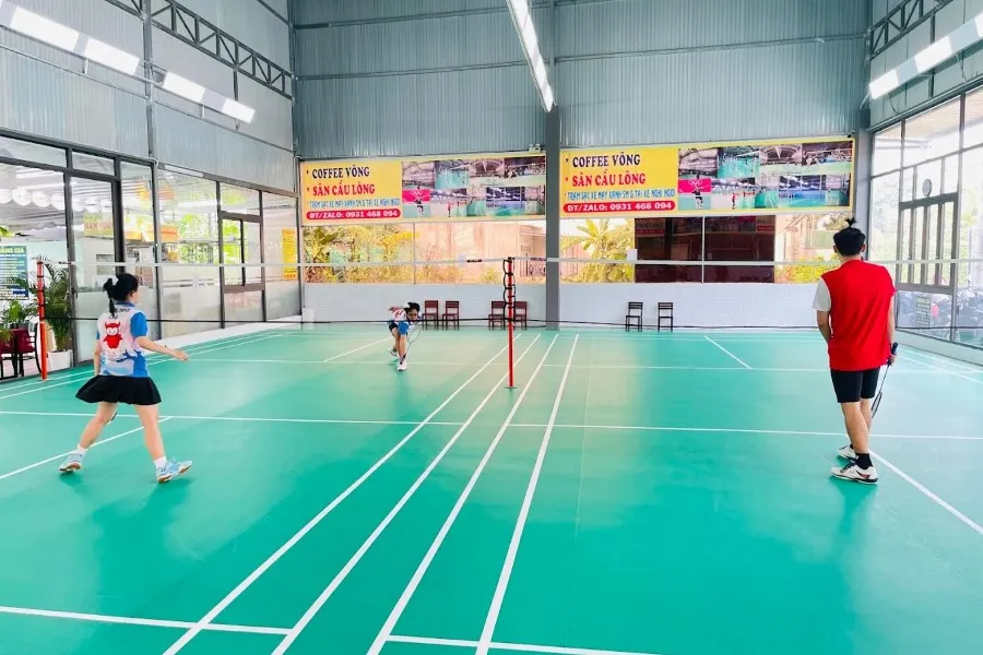 s&acirc;n Cầu l&ocirc;ng Huyện H&oacute;c M&ocirc;n