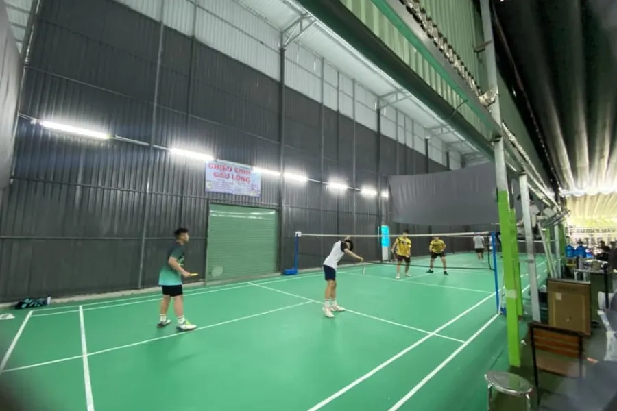 s&acirc;n Cầu l&ocirc;ng Huyện H&oacute;c M&ocirc;n