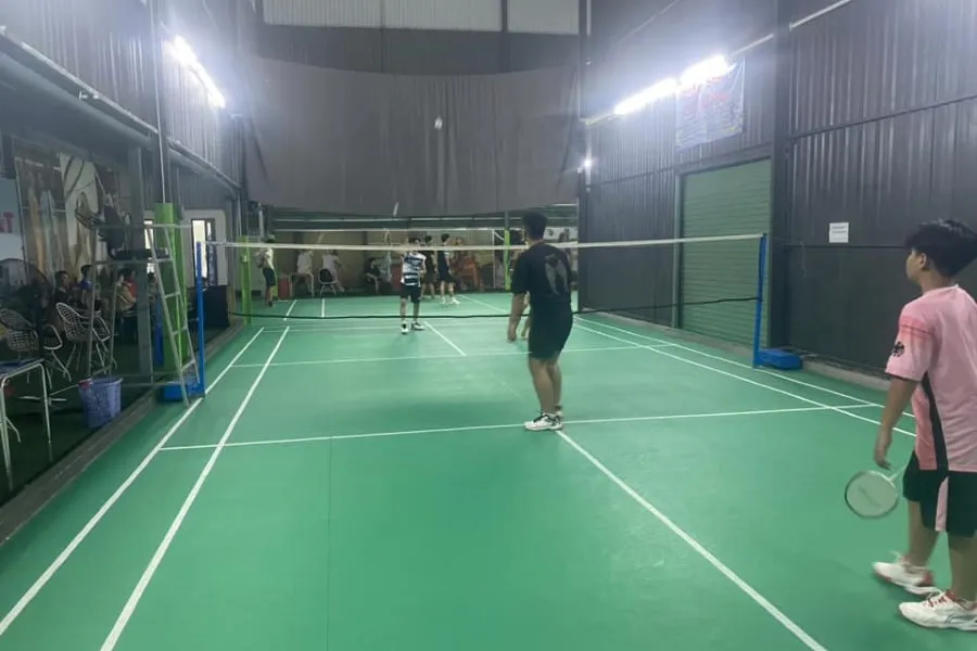 s&acirc;n Cầu l&ocirc;ng Huyện H&oacute;c M&ocirc;n