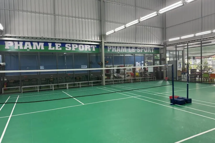 s&acirc;n Cầu l&ocirc;ng Huyện H&oacute;c M&ocirc;n