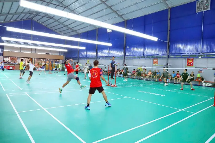 s&acirc;n Cầu l&ocirc;ng Huyện H&oacute;c M&ocirc;n