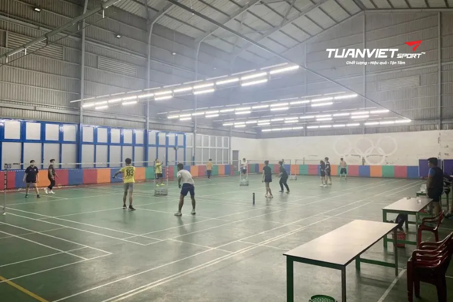 S&acirc;n Cầu L&ocirc;ng Hồng Giang - S&acirc;n Cầu l&ocirc;ng tại Th&agrave;nh phố T&acirc;n Uy&ecirc;n tỉnh B&igrave;nh Dương (TP.HCM mới)