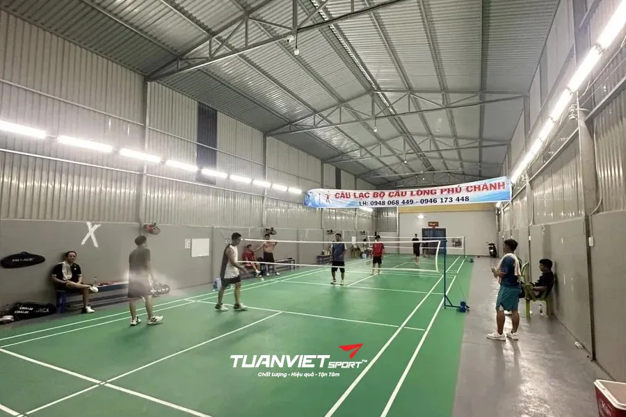 CLB Cầu L&ocirc;ng Ph&uacute; Ch&aacute;nh - S&acirc;n Cầu l&ocirc;ng tại Th&agrave;nh phố T&acirc;n Uy&ecirc;n tỉnh B&igrave;nh Dương (TP.HCM mới)