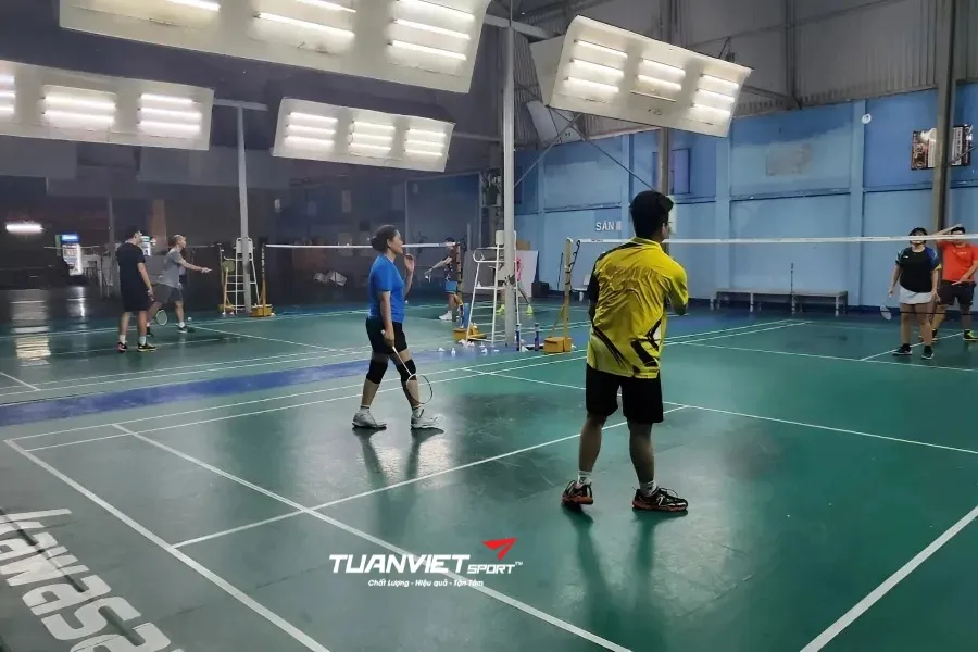 Sân cầu lông và tennis Xí Nghiệp Toa Xe Sài Gòn - Sân cầu lông Quận 3