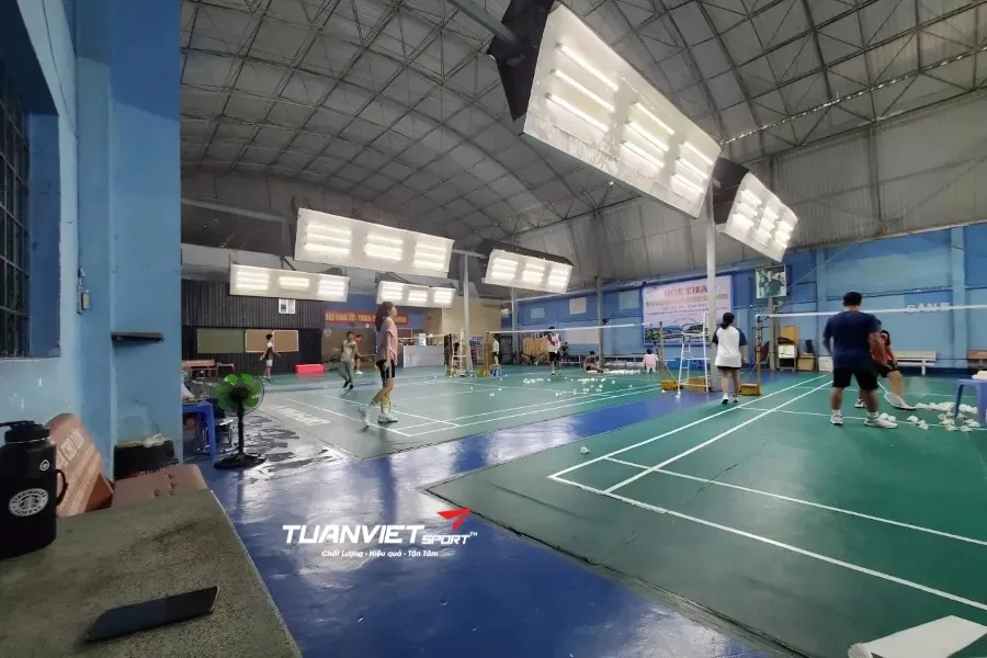 Sân cầu lông Xí Nghiệp Đầu Máy Xe Lửa - Sân cầu lông Quận 3