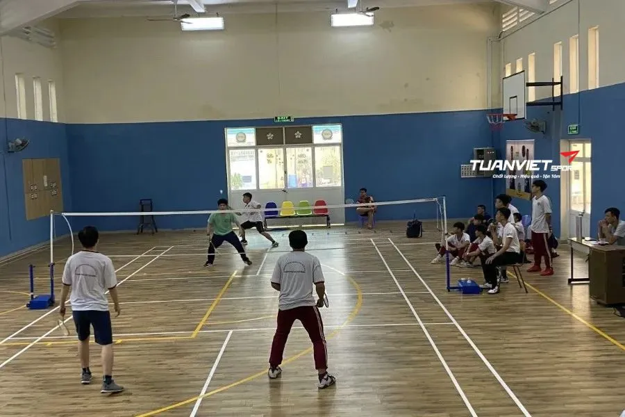 Sân Cầu Lông Trung Tâm Giáo dục Thường xuyên Chu Văn An  - Sân cầu lông Quận 5