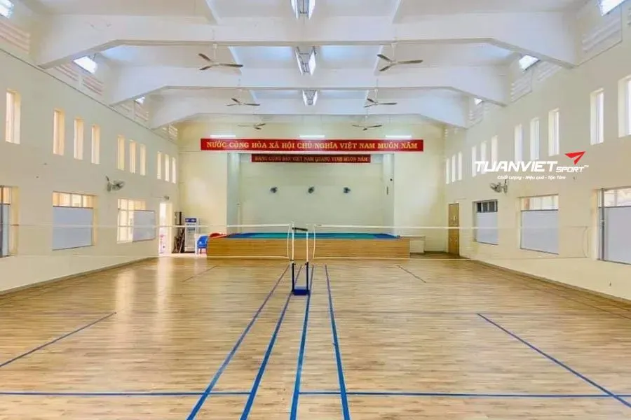 Sân Cầu Lông Trung Tâm Giáo dục Thường xuyên Chu Văn An  - Sân cầu lông Quận 5