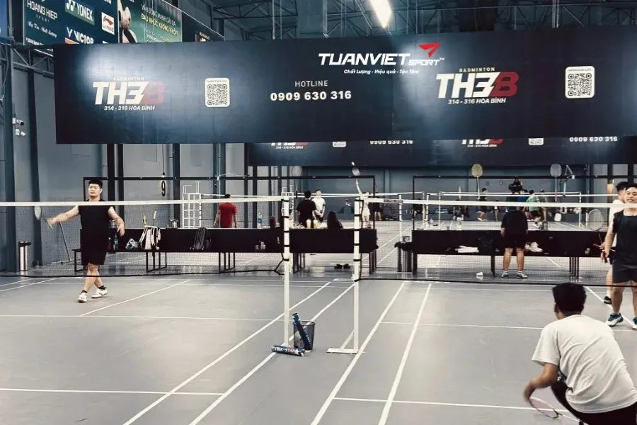 CLB cầu lông Hoà Bình - Tân Phú - Sân cầu lông Quận Tân Phú