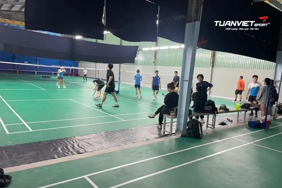 Sân cầu lông HB Badminton - Sân cầu lông Quận Tân Phú
