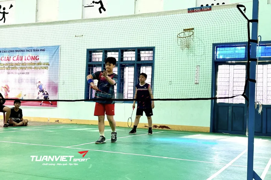 Sân cầu lông CLB Trường THCS Trần Phú