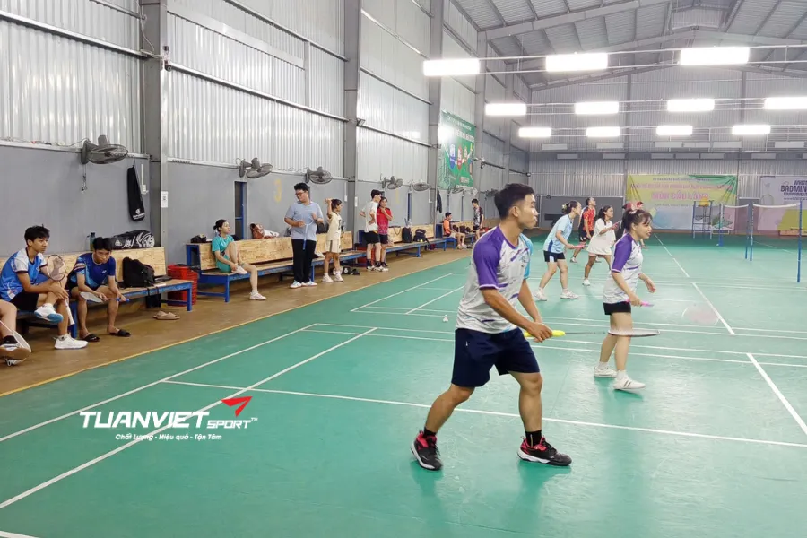 Sân cầu lông Aurora Sport