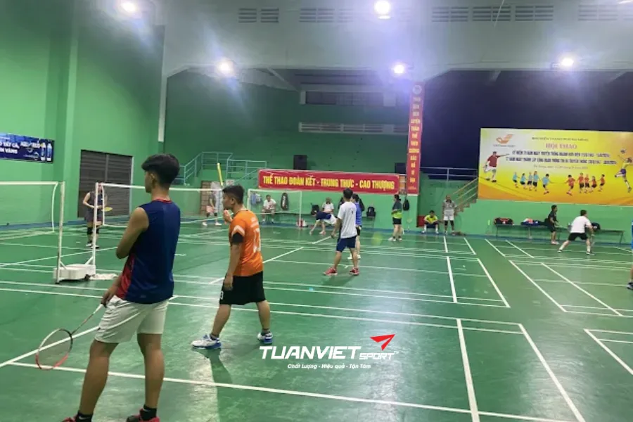 S&acirc;n cầu l&ocirc;ng Bưu Điện Hải Ch&acirc;u