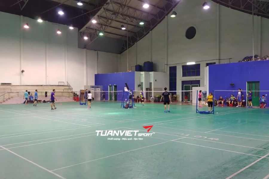 S&acirc;n cầu l&ocirc;ng Cung Văn H&oacute;a Thiếu Nhi