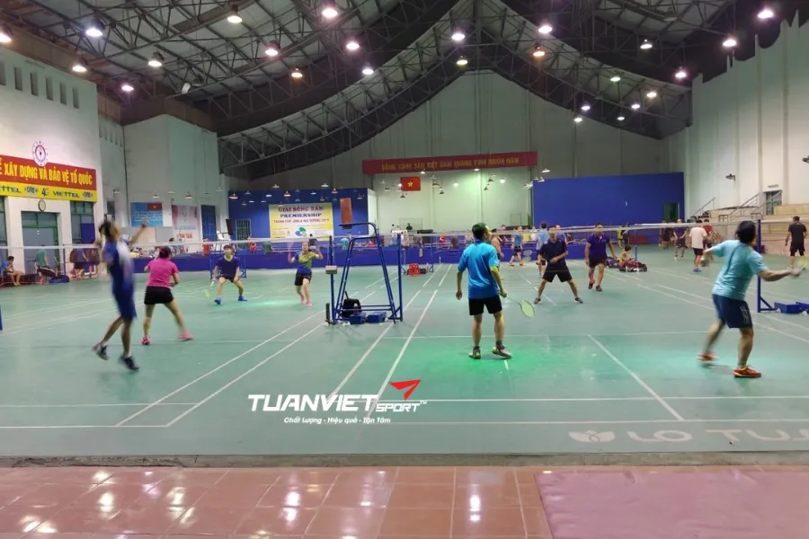 S&acirc;n cầu l&ocirc;ng Cung Văn H&oacute;a Thiếu Nhi