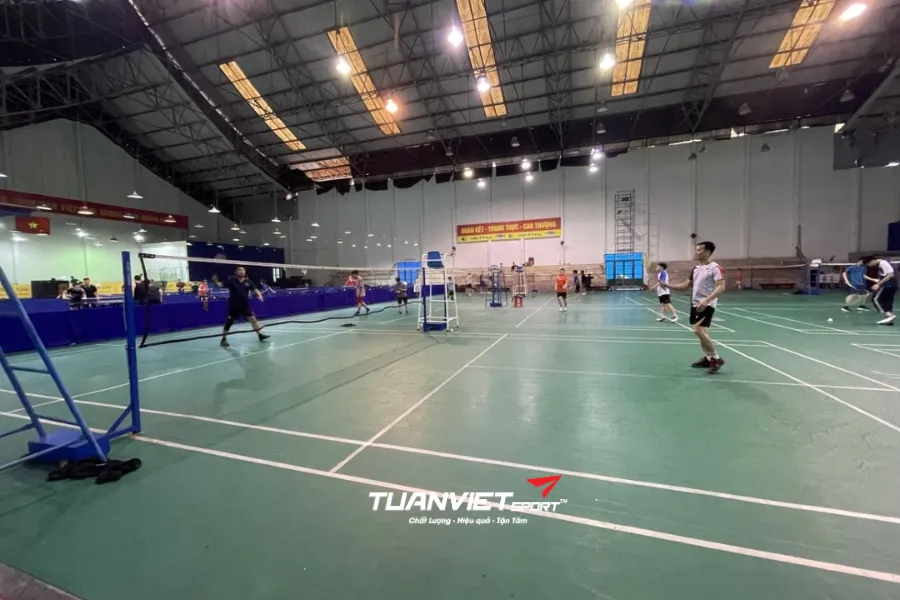 S&acirc;n cầu l&ocirc;ng Cung Văn H&oacute;a Thiếu Nhi