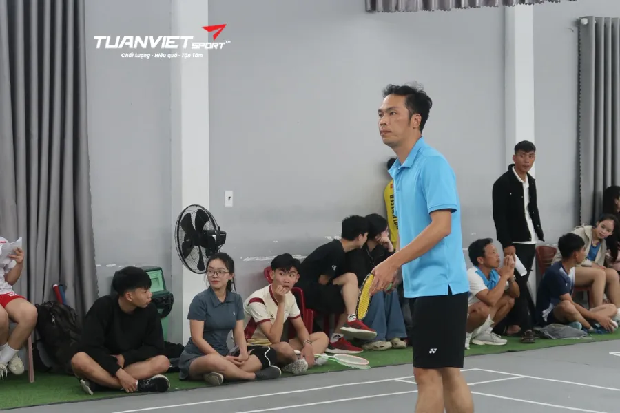 S&acirc;n cầu l&ocirc;ng B.O.T