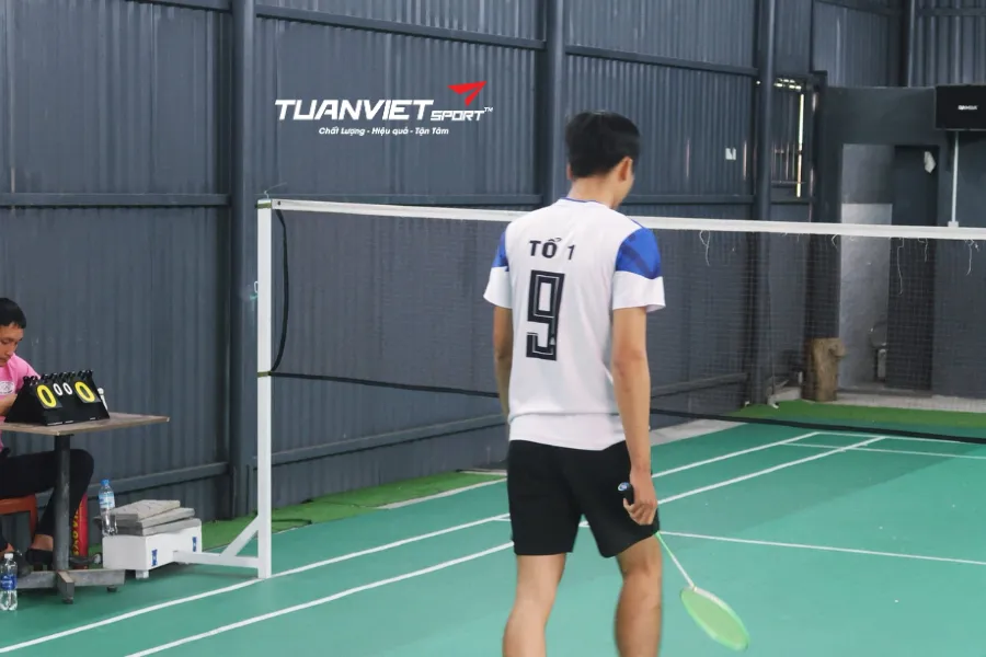 S&acirc;n cầu l&ocirc;ng B.O.T