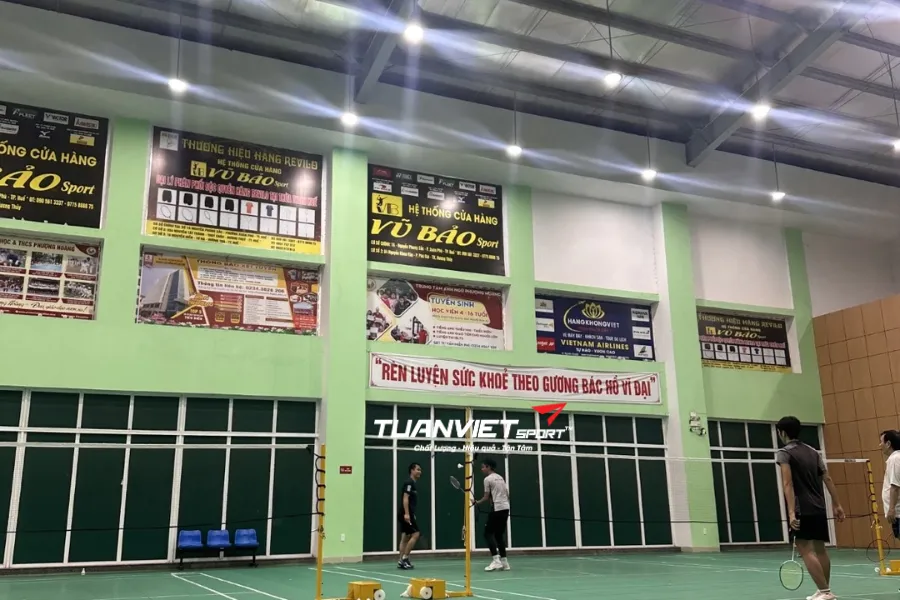 Sân cầu lông Nhà Thi Đấu Vũ Bảo