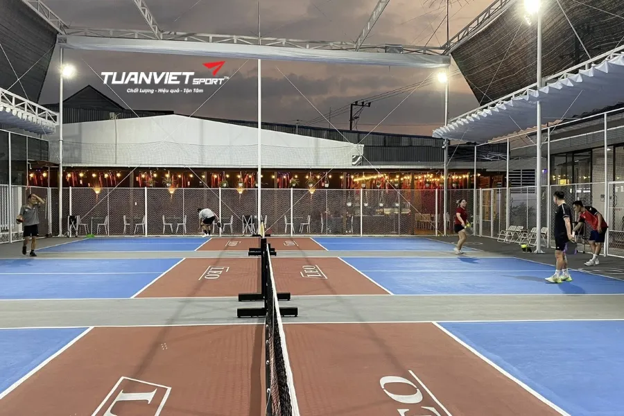 S&acirc;n Pickleball & Coffee LEO - S&acirc;n pickleball Tiền Giang