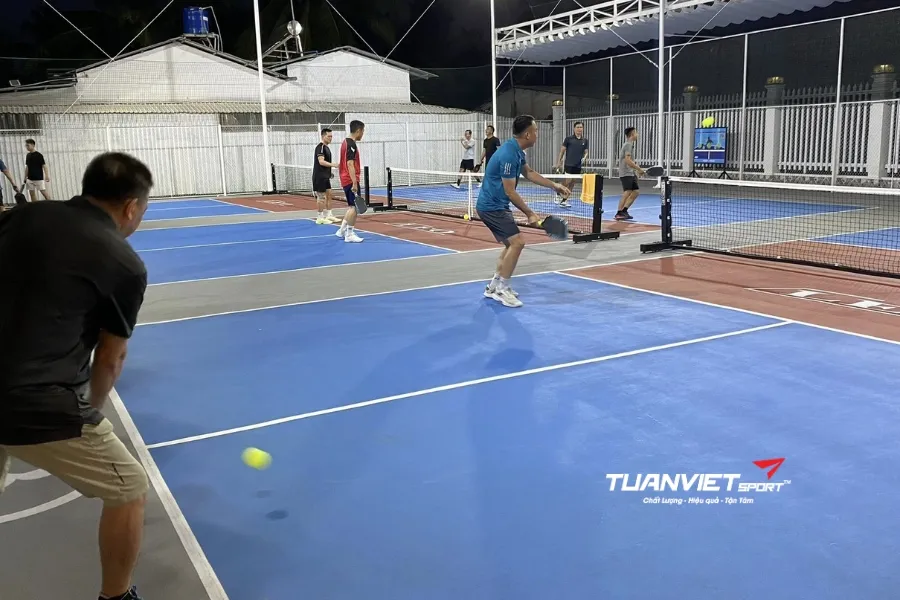 S&acirc;n Pickleball & Coffee LEO - S&acirc;n pickleball Tiền Giang