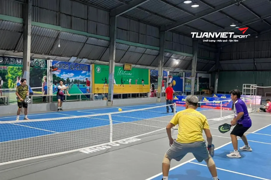 Sân Pickleball & Cầu Lông Miss Ú - Sân pickleball Quận 12