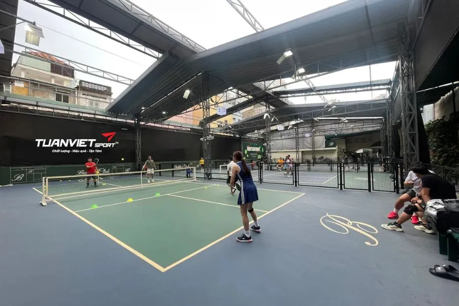 S&acirc;n pickleball Buddy&rsquo;s Club Pickleball&nbsp;- S&acirc;n pickleball quận 3