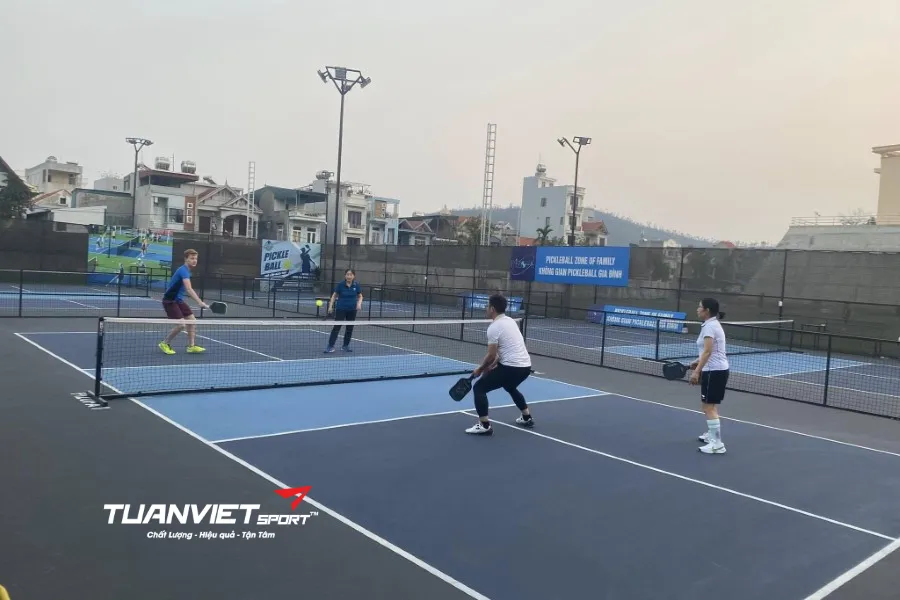 Sân Pickleball PIZOFA Giếng Đáy - Sân Pickleball tỉnh Quảng Ninh