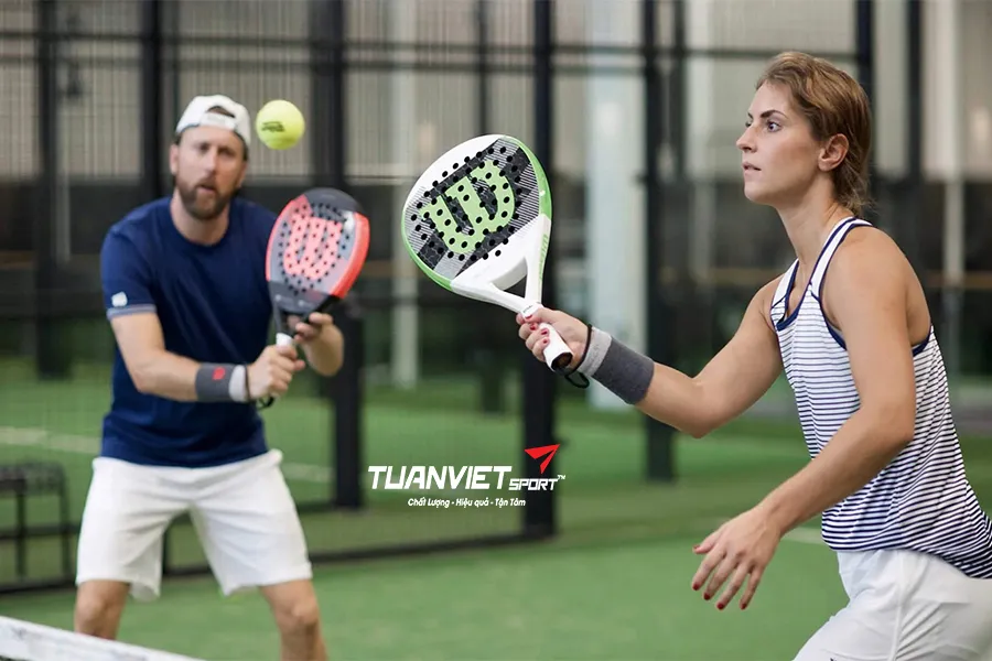 Drill giao tiếp & phối hợp đ&ocirc;i - 10 b&agrave;i drill cơ bản gi&uacute;p người mới chơi Padel cải thiện nhanh kỹ năng trong 1 th&aacute;ng