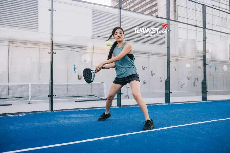 Footwork & Ready Position - 5 kỹ năng quan trọng nhất của Padel m&agrave; người mới cần học trước ti&ecirc;n