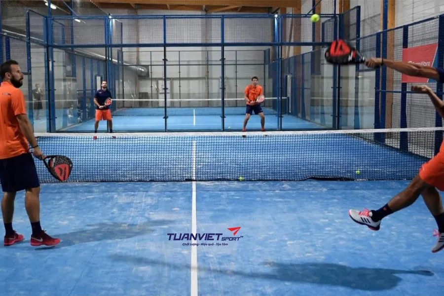 Sân padel trong nhà - 5 yếu tố cần xem xét trước khi chọn thi công sân padel ngoài trời