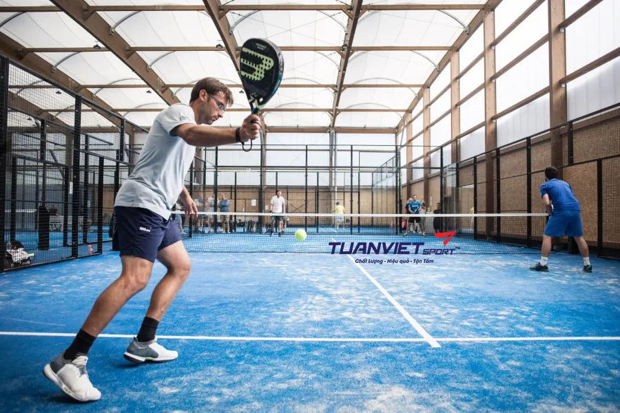 Bóng Padel khác gì bóng tennis? Tốc độ, độ nảy và khi nào nên thay bóng
