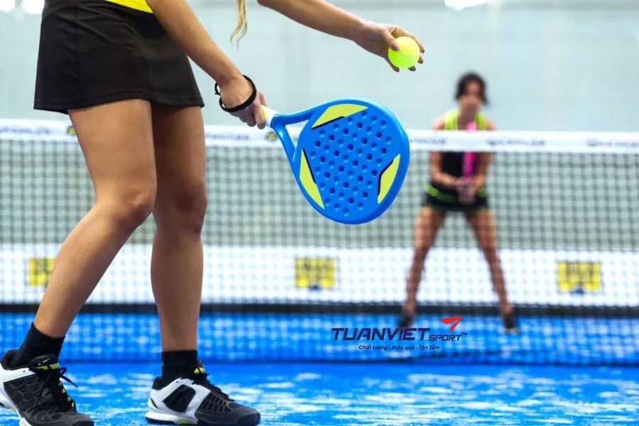 Kinh nghiệm bảo quản và vệ sinh vợt padel