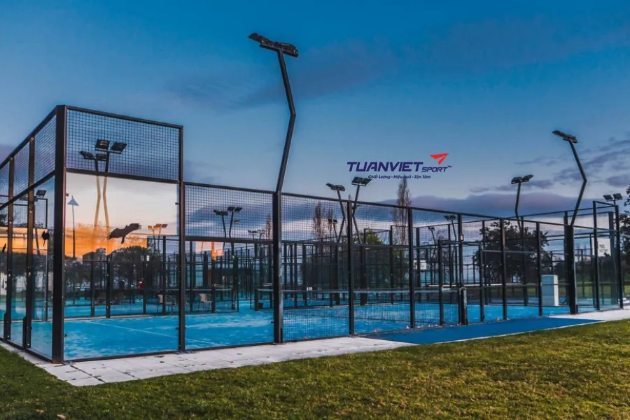 Sân padel ngoài trời