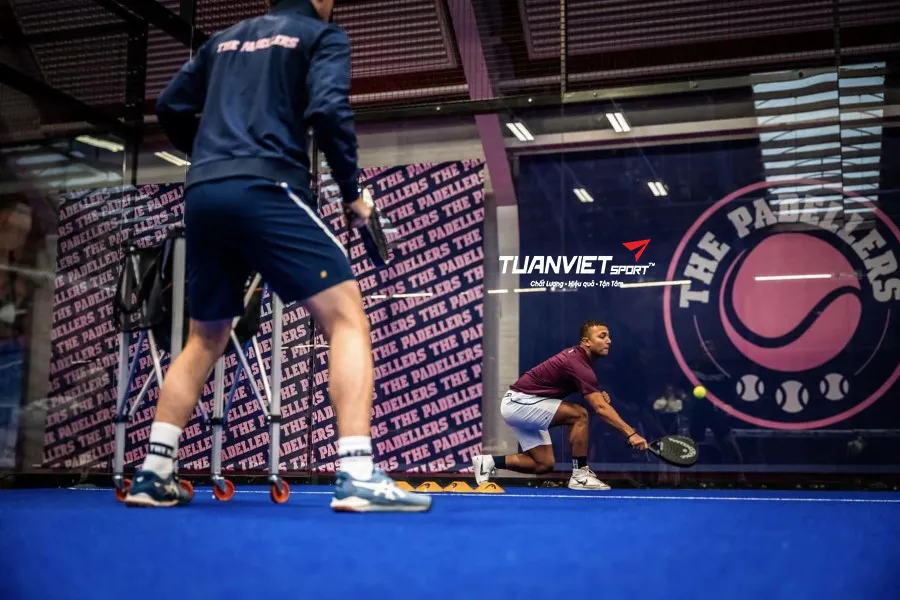 Multi-ball Volley - Top 5 B&agrave;i Tập Gi&uacute;p Cải Thiện Phản Xạ Trong Padel Chỉ Sau 1 Tuần