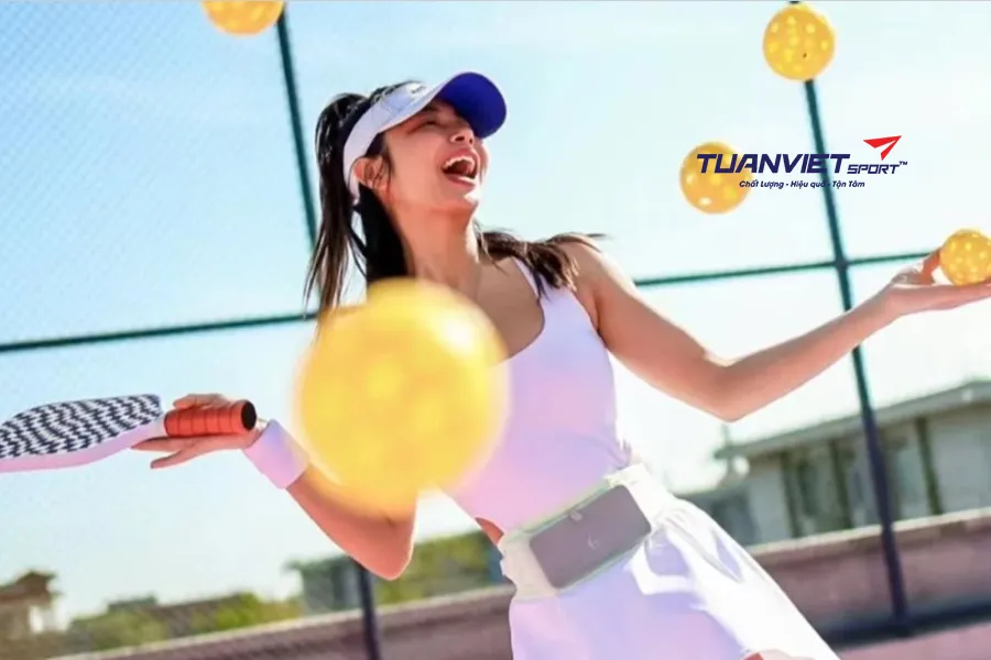 Cách chọn giày và trang phục chơi pickleball phù hợp cho người mới