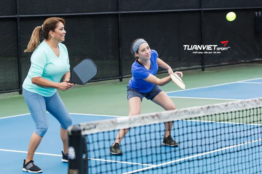 Chương trình tri ân Ngày của Mẹ 11/5: Mua vợt Pickleball tặng ngay phụ kiện đi kèm