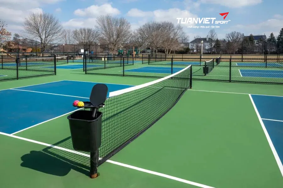 Mô hình kinh doanh kết hợp sân chơi – bán dụng cụ Pickleball: Case study thành công tại Việt Nam