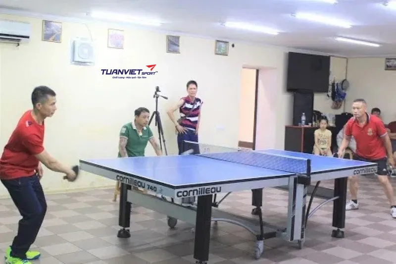 B&agrave;n b&oacute;ng b&agrave;n Cornilleau 740