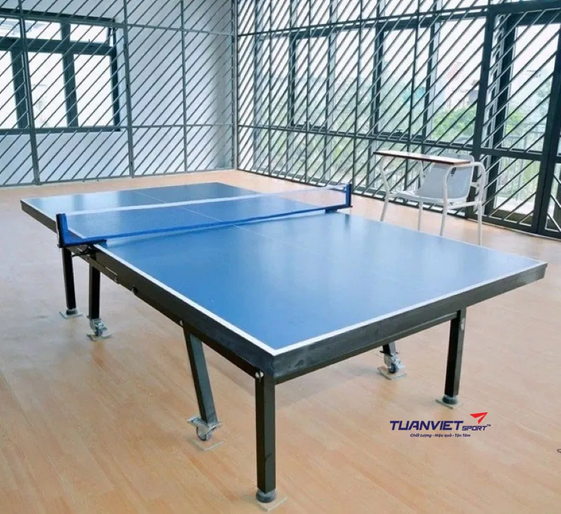 B&agrave;n b&oacute;ng b&agrave;n thi đấu 303551