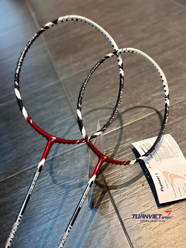 Vợt cầu l&ocirc;ng FlyPower Tornado 900