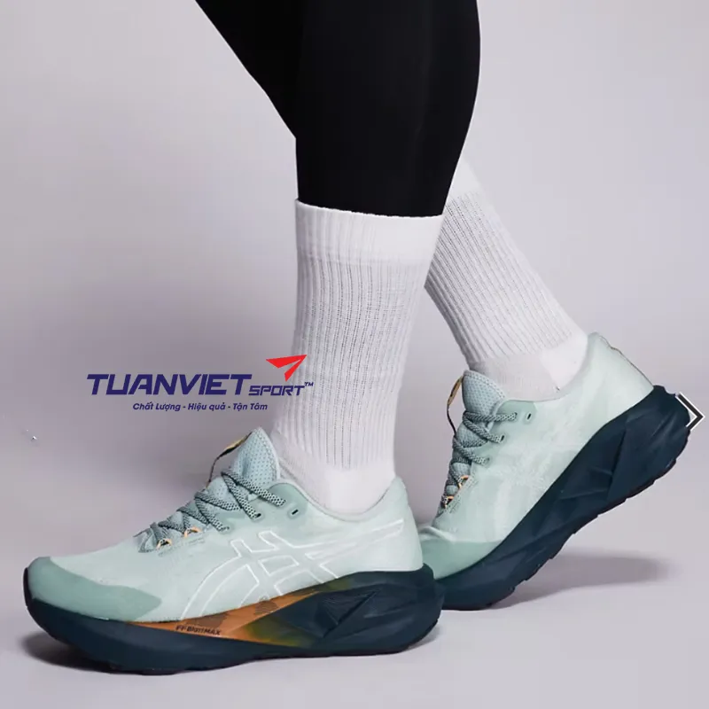 Giày Chạy Bộ Nam Asics Novablast 5 TR 1011C138-300